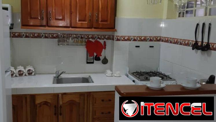 Permuta apartamento dos habitaciones planta baja del vedado para el vedado dando vuelto.