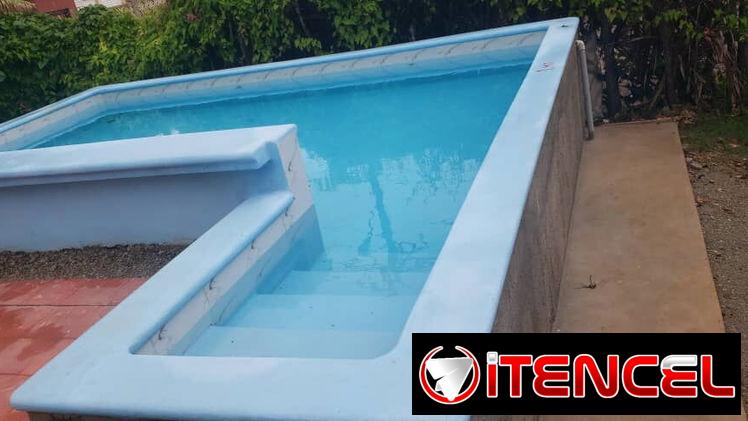 SE RENTA CASA DE 3 HABITACIONES EN GUANABO A 5 CUADRAS DE LA PLAYA CON PISCINA 58858577