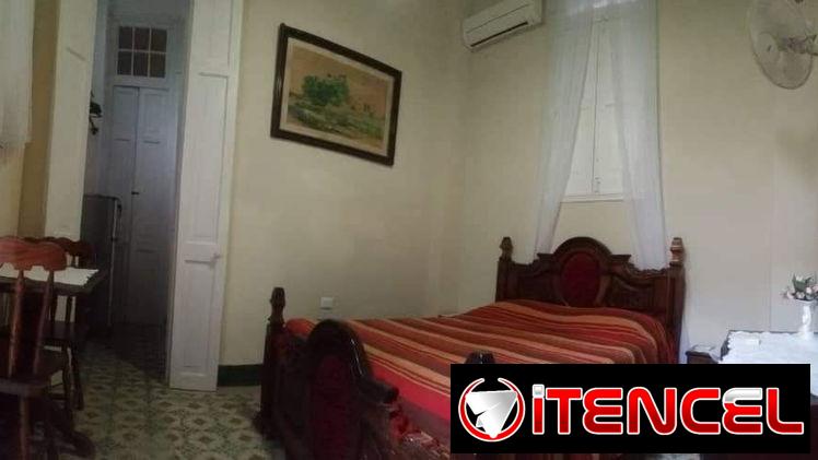 Habitación independiente detrás del Capitolio