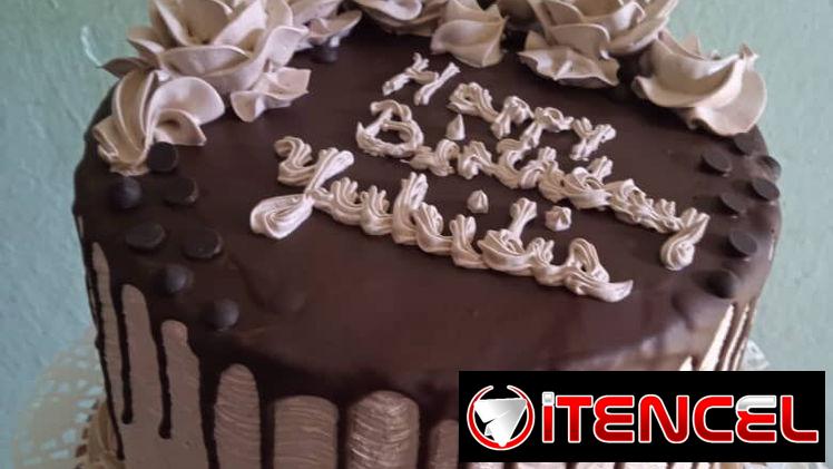 Ricos cakes de chocolate y crema de mantequilla