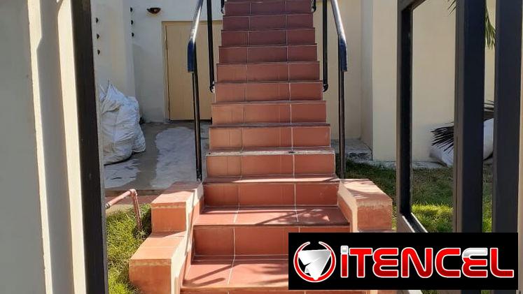 !!!SE VENDE PROPIEDAD SEMI COLONIAL,  TOTALMENTE INDEPENDIENTE EN EL VEDADO!!!!