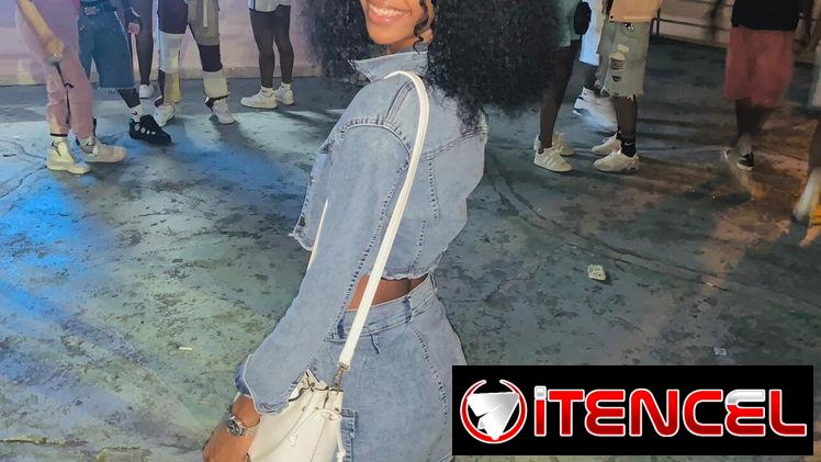 Chica joven busca empleo
