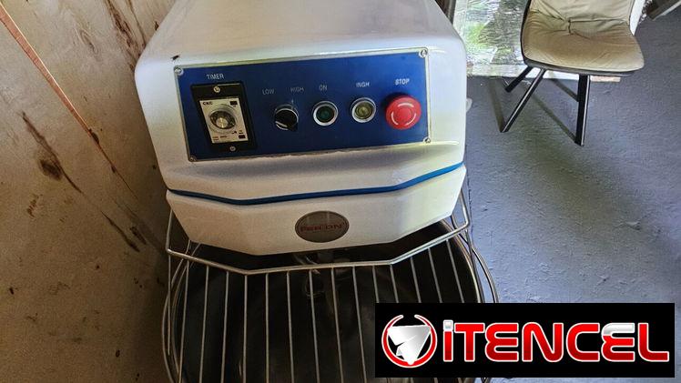 ⚠️AMASADORA / SOBADORA INDUSTRIAL ( 40L / 16 Kg ) ( 220V-TRIFASICA ) !!! NUEVA EN SU HUACAL⚠️