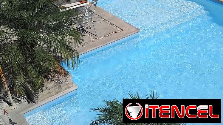 Casa Janet con piscina, 5 habitaciones para 18 personas, 50 metros del mar y paneles solares. Whatssap 5 2959440