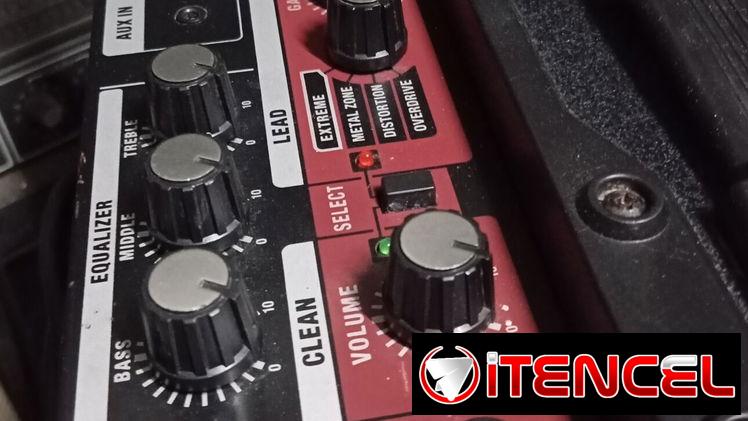 Amplificador de Guitarra Roland CUBE-15XL