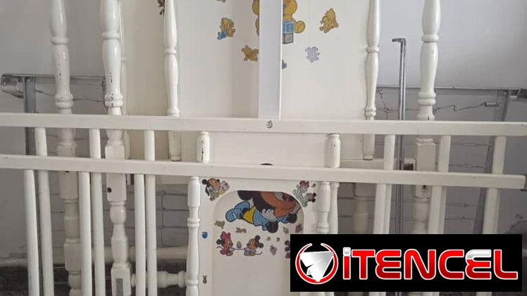 Cuna de bebé con su bastidor y lanzadera. 58943104