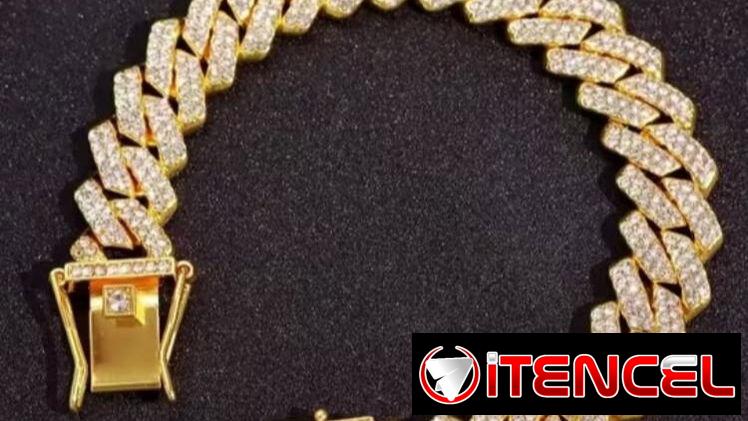 Cadenas,relojes y manillas diamantadas,Cintos de perlas