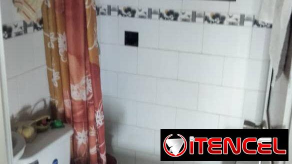 Se vende casa independiente en Marianao( agua 24hrs, gas, garaje, placa libre)