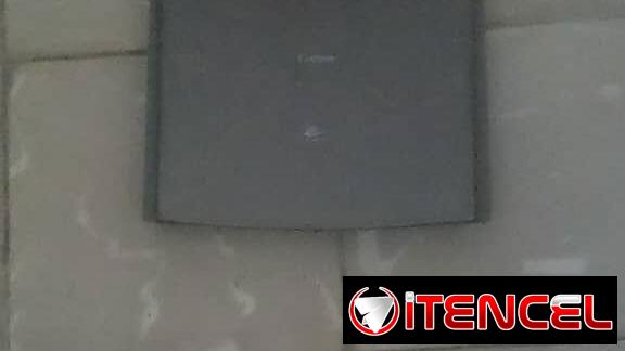Un backup y un escaner. Proyector de cinta en 8 mil
