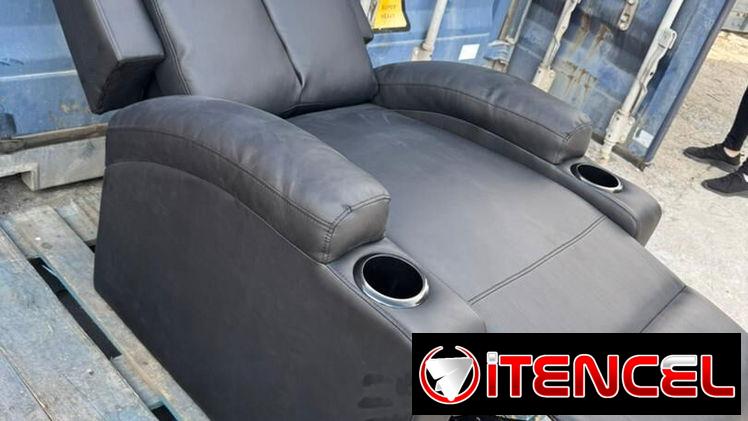 Sillon reclinable de cuerina. Mensajería por costo adicional