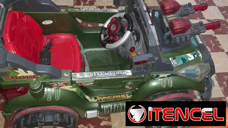 Carrito electrico tipo jeep militar, grande con control remoto y dos baterías de repuesto