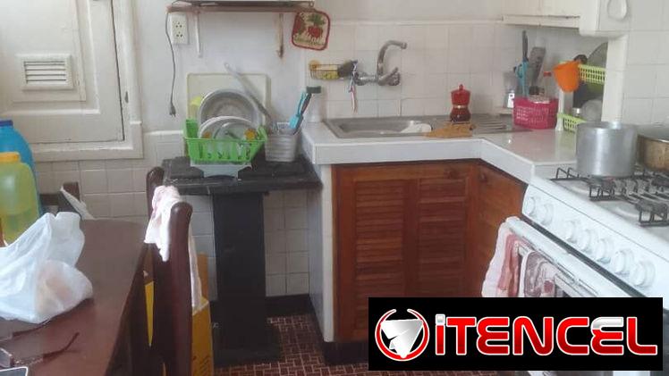 Oferta!!! Casa independiente en Santos Suárez con carporshe para un auto y espacio para otro y 5 cuartos!!!