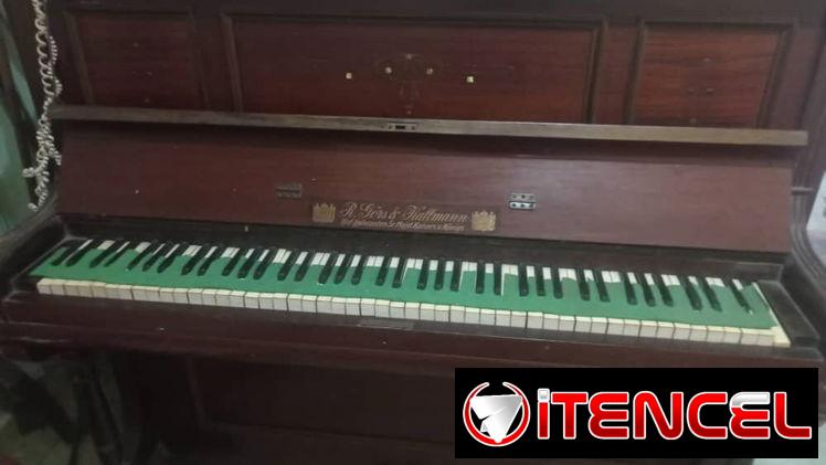 Se vende piano alemán