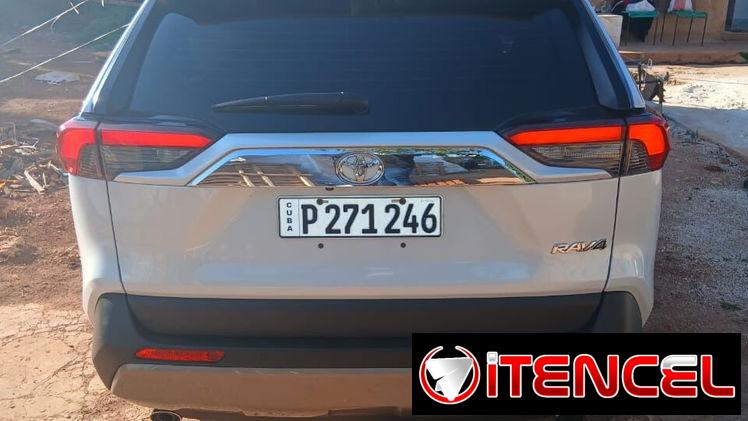 Vendo o negocio Toyota R4 cuatro 2025 con 32,000 km