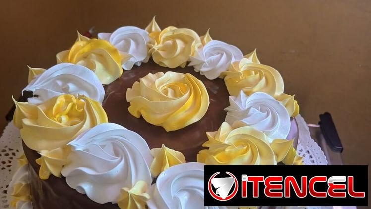 Ricos 🤤 kakes cubiertos y rellenos de chocolate