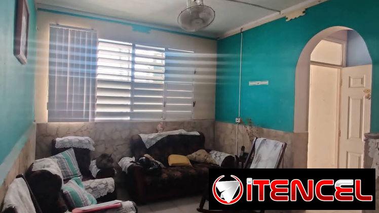 Apto en (PLANTA BAJA CON PARQUEO PRIVADO) cerca de Zapata y C !!!
