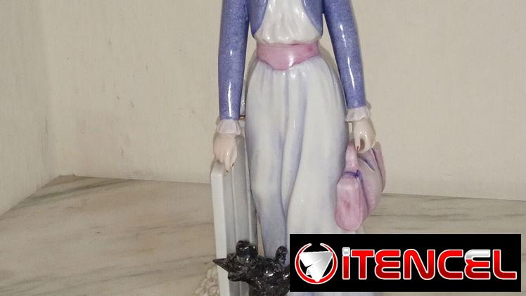 Muñeca de porcelana antigua, marca porcelana Galos