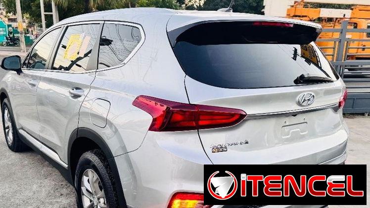 Hyundai Santa Fe 2022 con pocas millas.El SUV original de siete plazas ,confiable para viajes largos,buen rendimiento