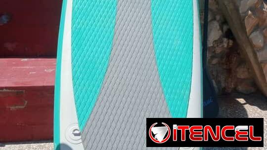 Tabla de kitesurf inflable con remo y bomba de aire
