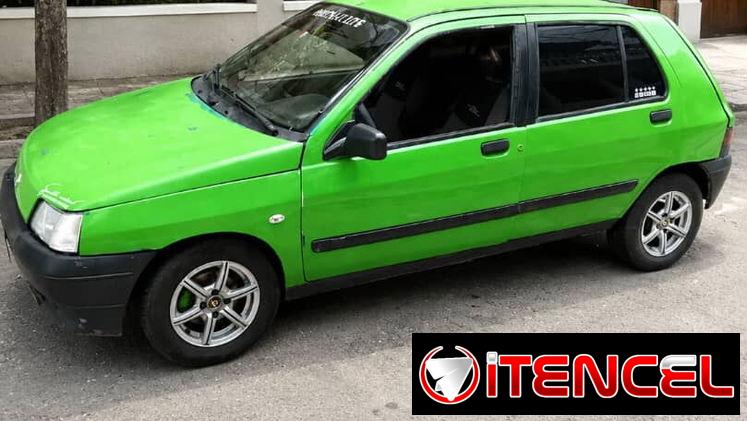 Carro de Petróleo Renault Clio