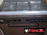 Cocina de gas de 5 hornillas con horno y encendido con magneto.