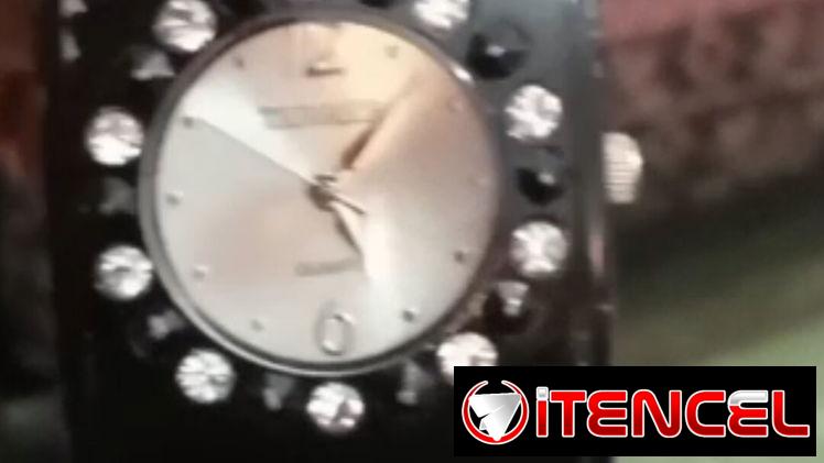 Reloj pulsera de mujer, de uso en buen estado, con batería nueva,fuciona bien. Se puede pagar por transferencia.