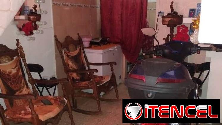Venta de casa en Regla , puerta de calle