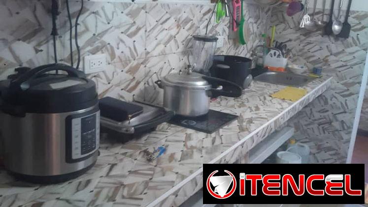 Vendo apto en el reparto Camilo Cienfuegos Habana del este 3er piso ..de 2hbitciones no se va la corriente