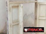 Ventana colonial de madera y cristales