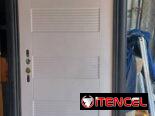 Puertas de acero cromado con su cerradura y las llaves y Puertas galvanizadas con yale y sin yale