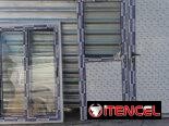 Marquetería de aluminio con cristales para interiores y exteriores
