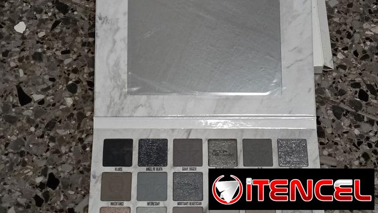 Paleta de Sombras, marca: Jeffree Star, modelo: Cremated, Original y Auténtico