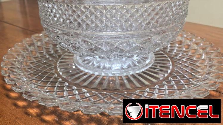 Se vende ponchera de cristal antiguo