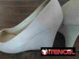 Zapatos de Vestir Color Beige marca FootCat. No: 36. De uso