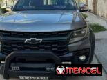 *chevrolet colorado z71*  32 000 *Descripción* – cama grande  – 6 cilindro  – defensa delantera  – luces