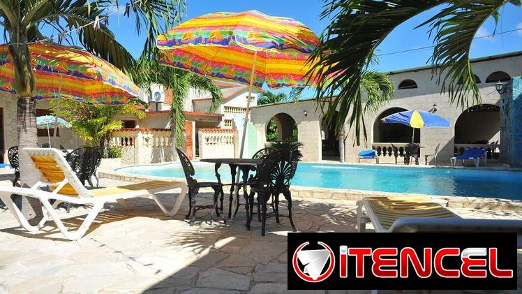 Alquiler de casa en la playa con piscina en Guanabo. Casa de renta en la playa a 8 cuadras del mar con piscina