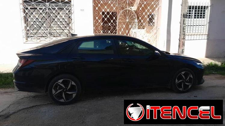 Vendo o negocio, Hyundai Elantra, 2023 pizarra digital importado