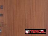 Puerta blindada de madera. Soy de plaza
