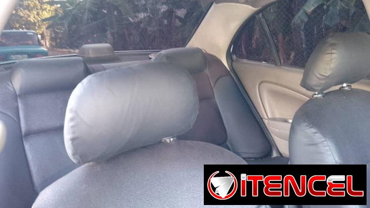 Renault Scala 2012
