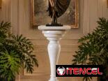 columna o pedestal antiguo elaborado en mármol blanco carrara italiano 52420164