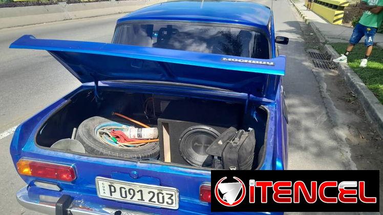 vendo moskovi Motor de fábrica  Caja 5 de lada Chapisteria al 100% Pintura 80% Batería de 90 amperes Alternador de ck Mú