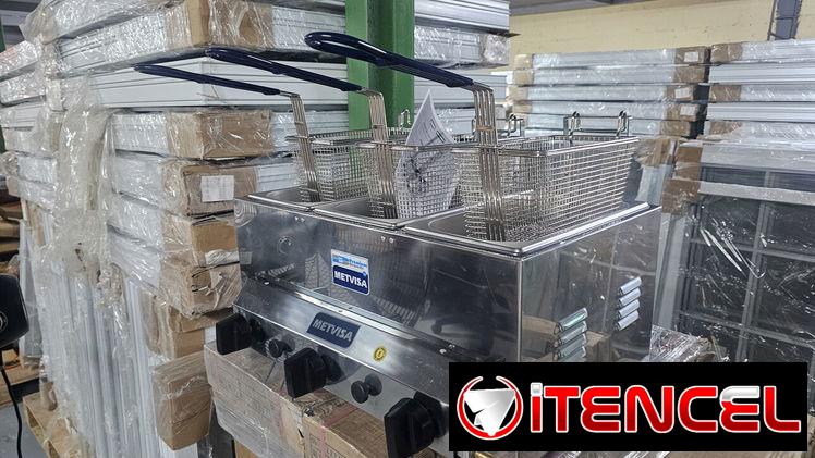 FREIDORA TRIPLE DE GAS ( 3L CADA CESTA ) / MARCA METVISA