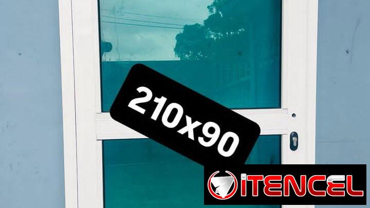 Puertas de Aluminio con cristales miden 210×90 son originales