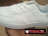 Tenis nuevos marca Warriors.