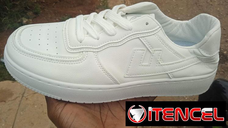 Tenis nuevos marca Warriors.