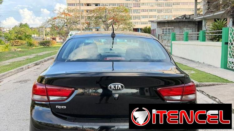Vendo con negocio kia Río 2019 con 80,000 millas