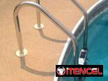 Escalera de piscina nueva