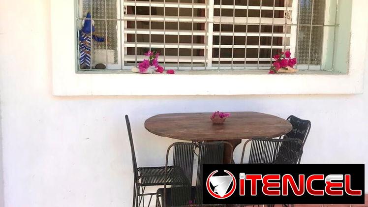 Se renta casa  de Dos habitaciones climatizadas en Guanabo, piscina de lona. 54026428