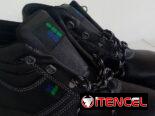 Vendo unas Botas italianas No. 42, negras, nuevas en su caja, resistentes a ácidos, grasas y combustibles.