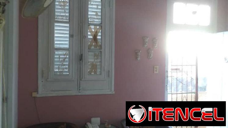 🏠 Se vende casa en Centro Habana. Tiene incluído Split, nauta hogar, Tv con canales extranjeros y es planta baja.